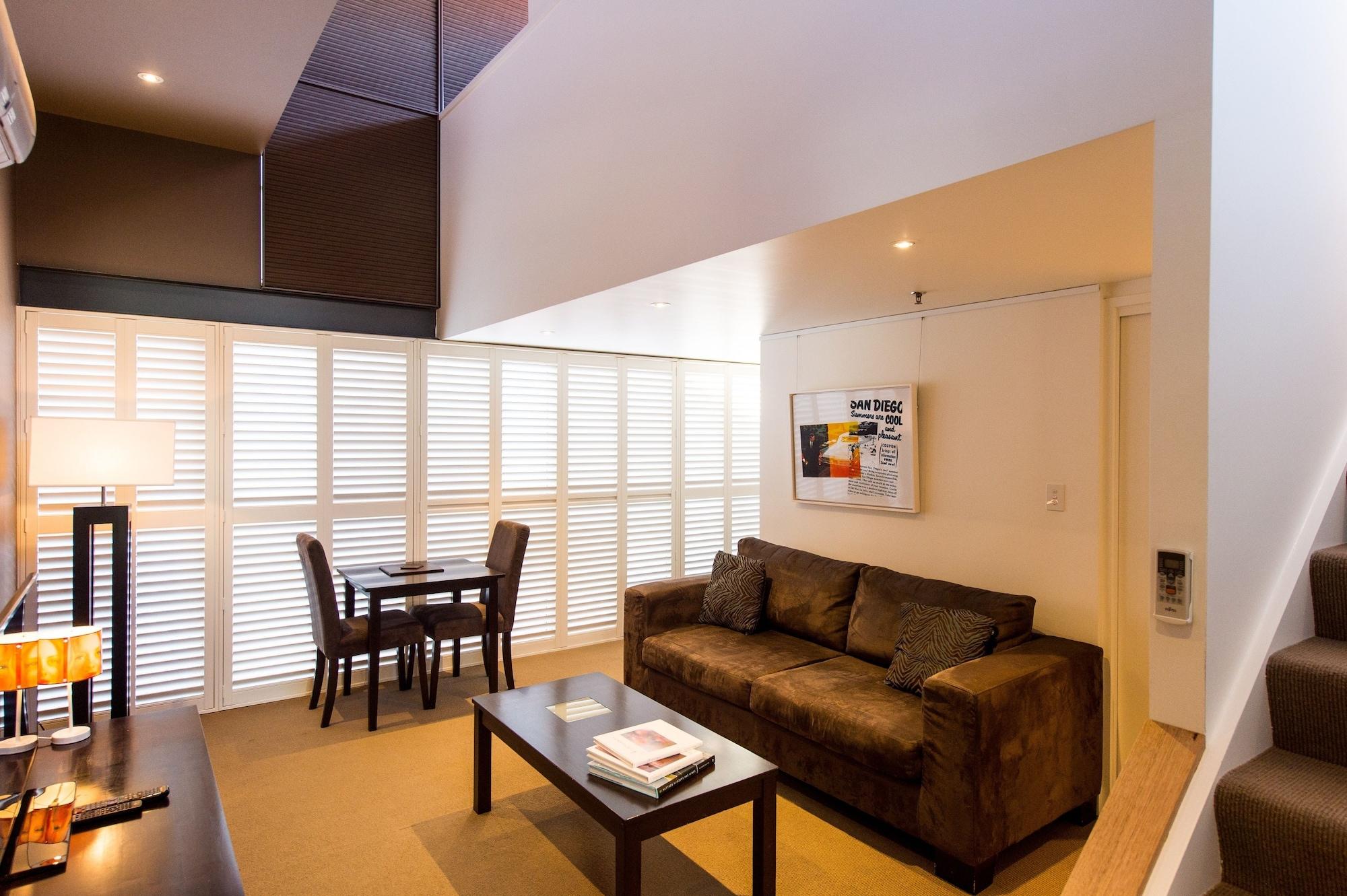 亨利琼斯艺术酒店 霍巴特 外观 照片 A living room in a typical apartment
