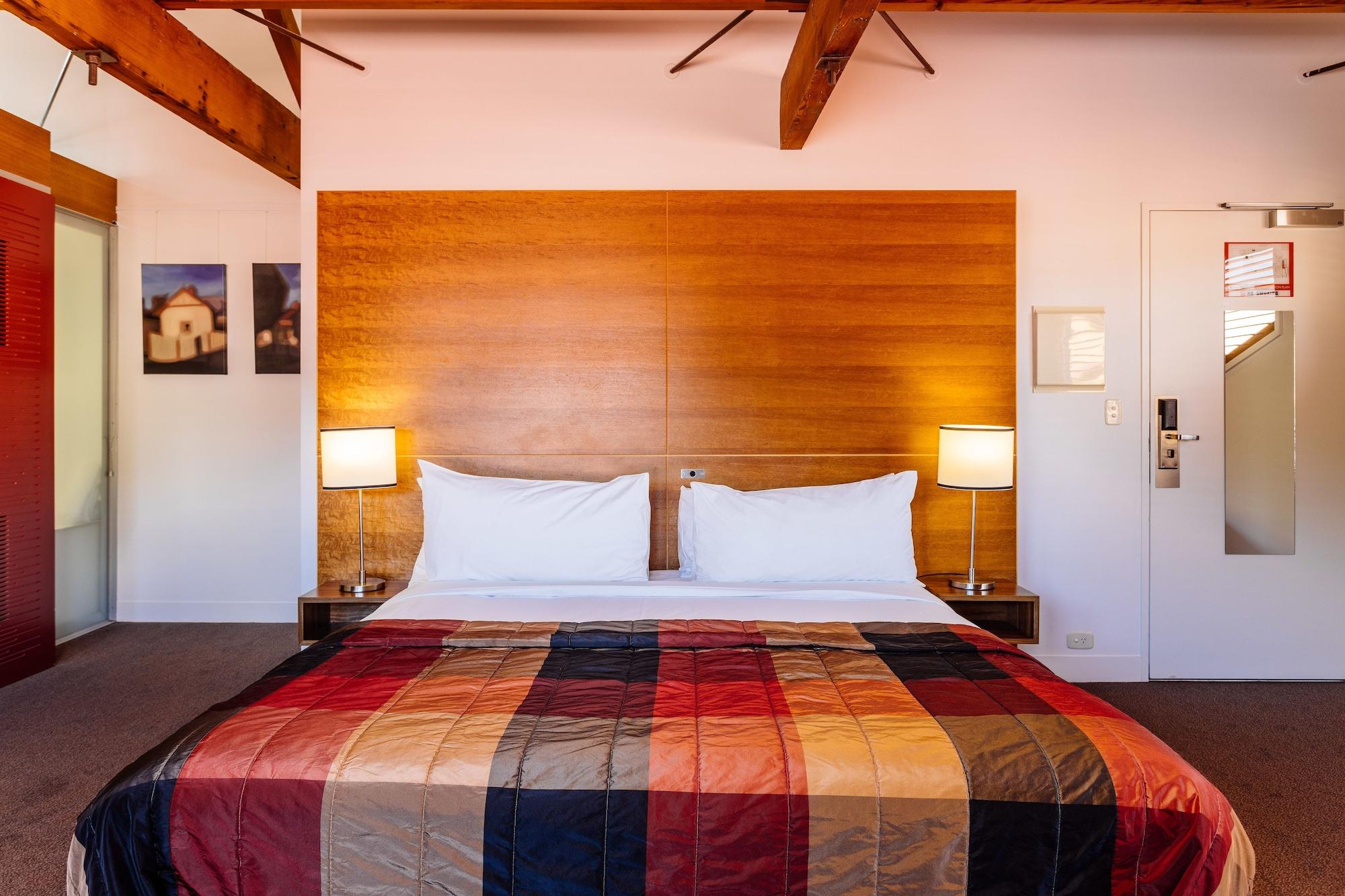 亨利琼斯艺术酒店 霍巴特 外观 照片 A bedroom at the hotel