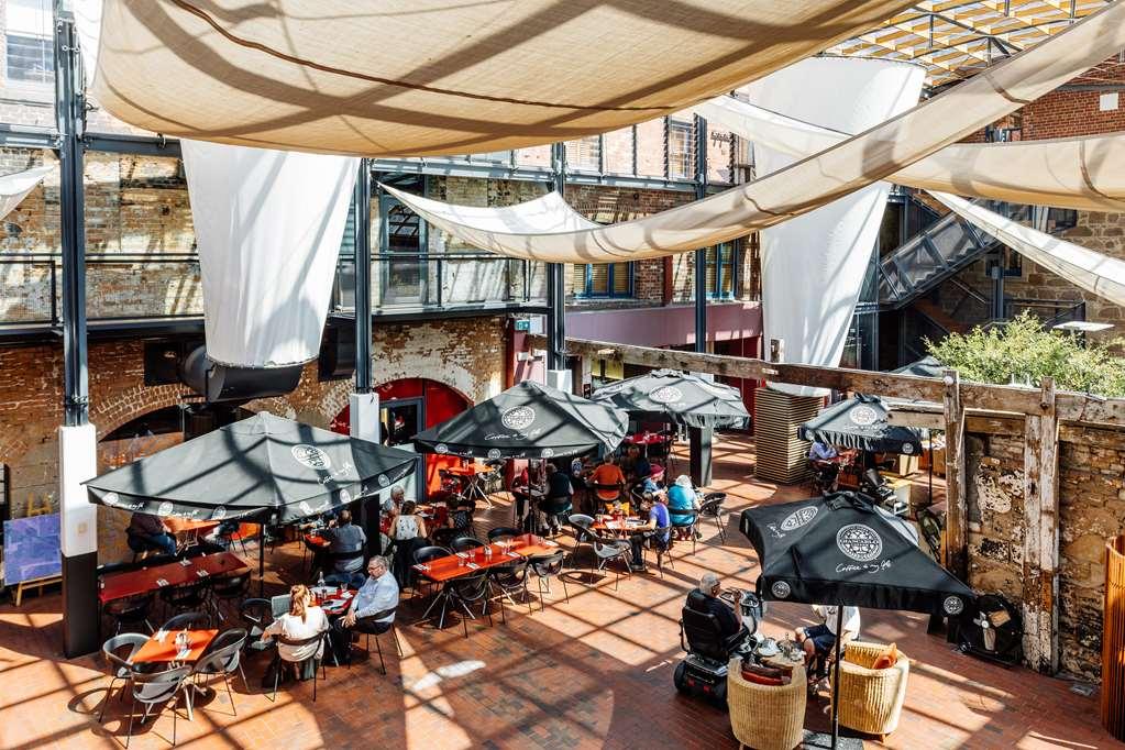 亨利琼斯艺术酒店 霍巴特 内观 照片 The patio at the Hotel Santa Fe
