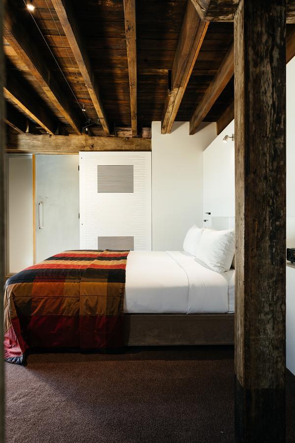 亨利琼斯艺术酒店 霍巴特 外观 照片 A room at the hotel