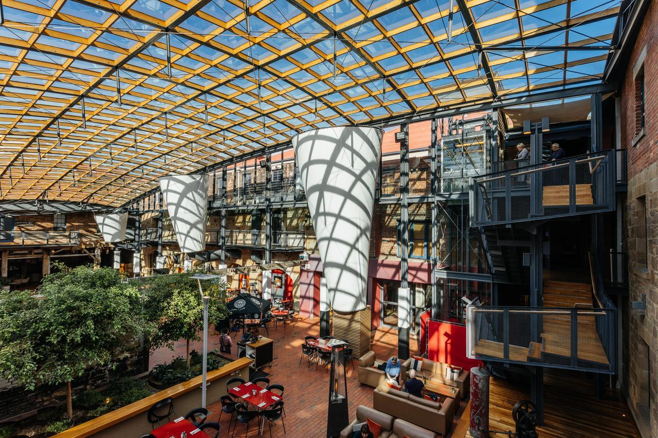 亨利琼斯艺术酒店 霍巴特 外观 照片 The interior of the building