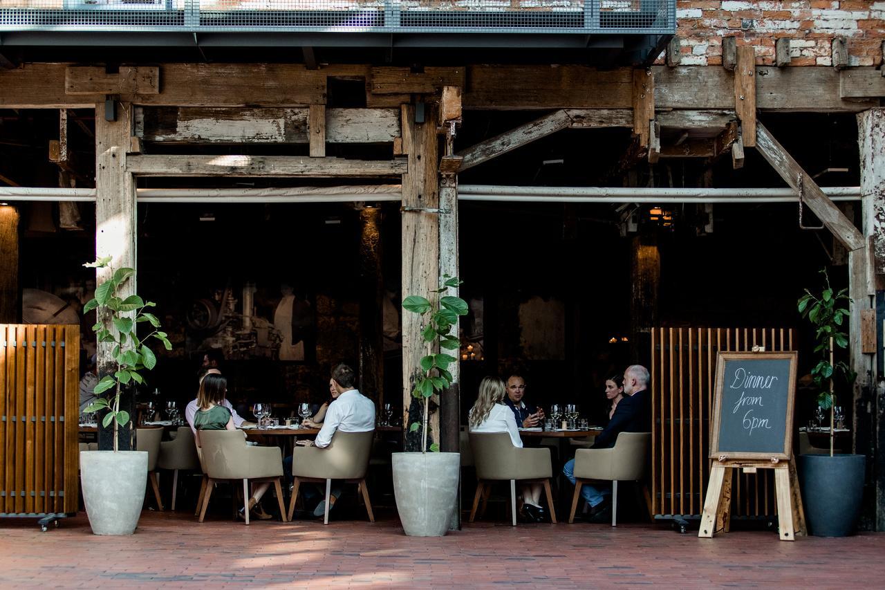 亨利琼斯艺术酒店 霍巴特 外观 照片 The exterior of the restaurant in 2019